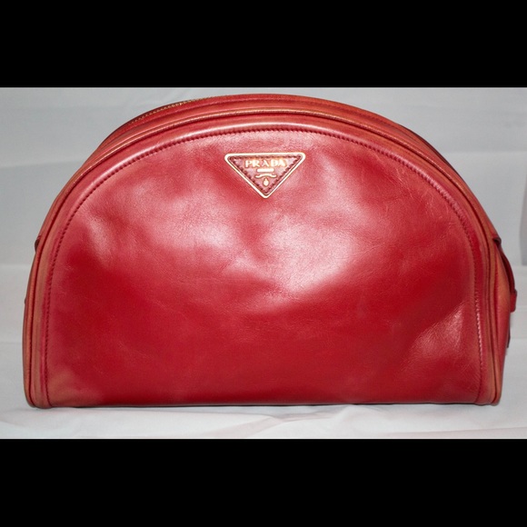 RED VITELLO PRDADA CLUTCH VINTAGE. Gently used. - Picture 1 of 5